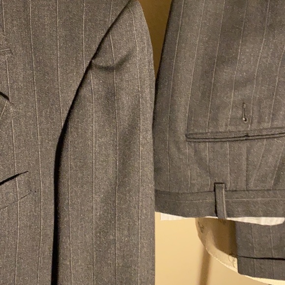 Man in Wool charcoal Gray pinstripe suit mens professional business jacket pants - Picture 2 of 16